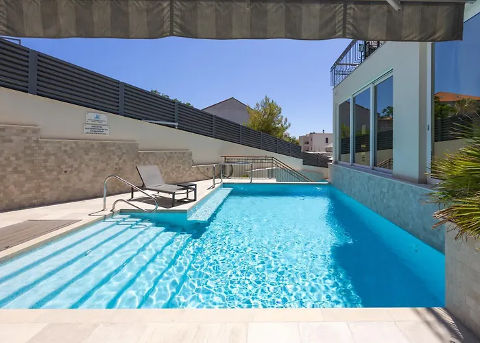 - Teranea Hvar Bed & Breakfast 4*