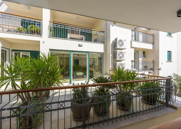 Bed & Breakfast - Teranea Hvar 4*