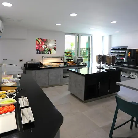 - Teranea Hvar B&B 흐바르