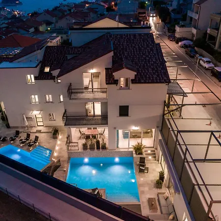 - Teranea Hvar Alojamento de Acomodação e Pequeno-almoço Hvar Town