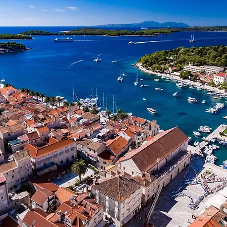 - Teranea Hvar 4* Hvar Town