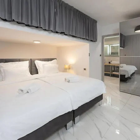 - Teranea Hvar B&B 흐바르