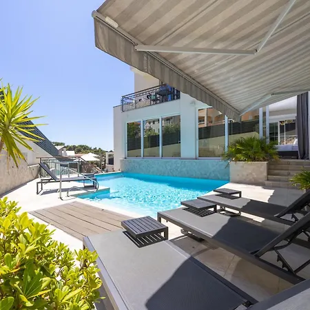 Bed & Breakfast - Teranea Hvar 4*