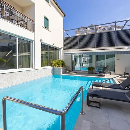 - Teranea Hvar Bed & Breakfast 4*