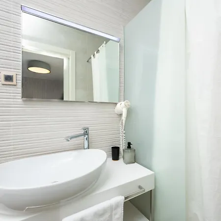 - Teranea Hvar 4*