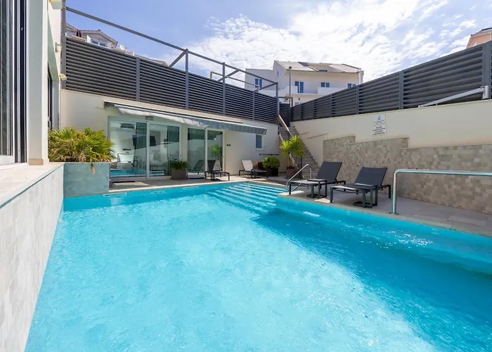 Bed & Breakfast - Teranea Hvar 4*