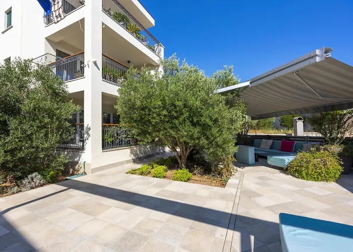 - Teranea Hvar Bed & Breakfast Hvar Town