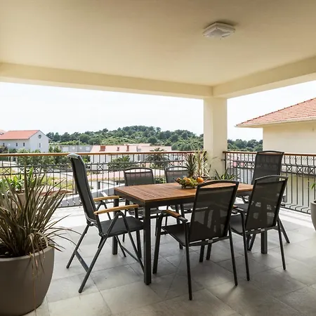 - Teranea Hvar 4*