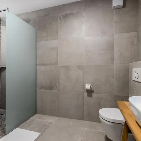 - Teranea Hvar Bed & Breakfast 4*