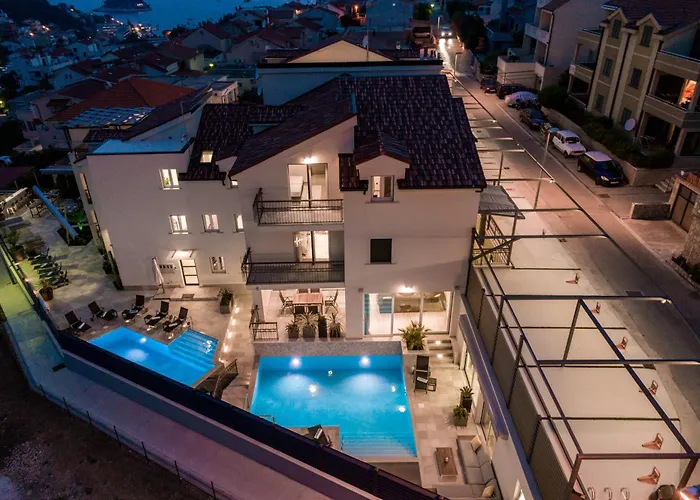 - Teranea Hvar Alojamento de Acomodação e Pequeno-almoço Hvar Town