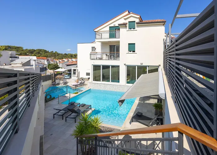 - Teranea Hvar Alojamento de Acomodação e Pequeno-almoço Hvar Town